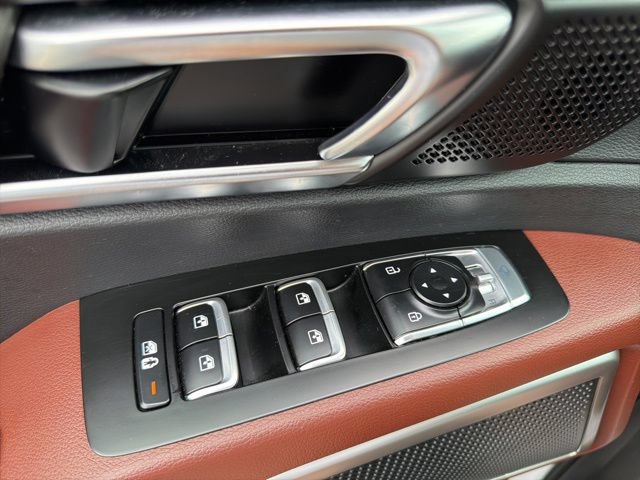 Used 2024 Kia Telluride EX w/ EX Captain's Chair Package AWD/4WD image 5