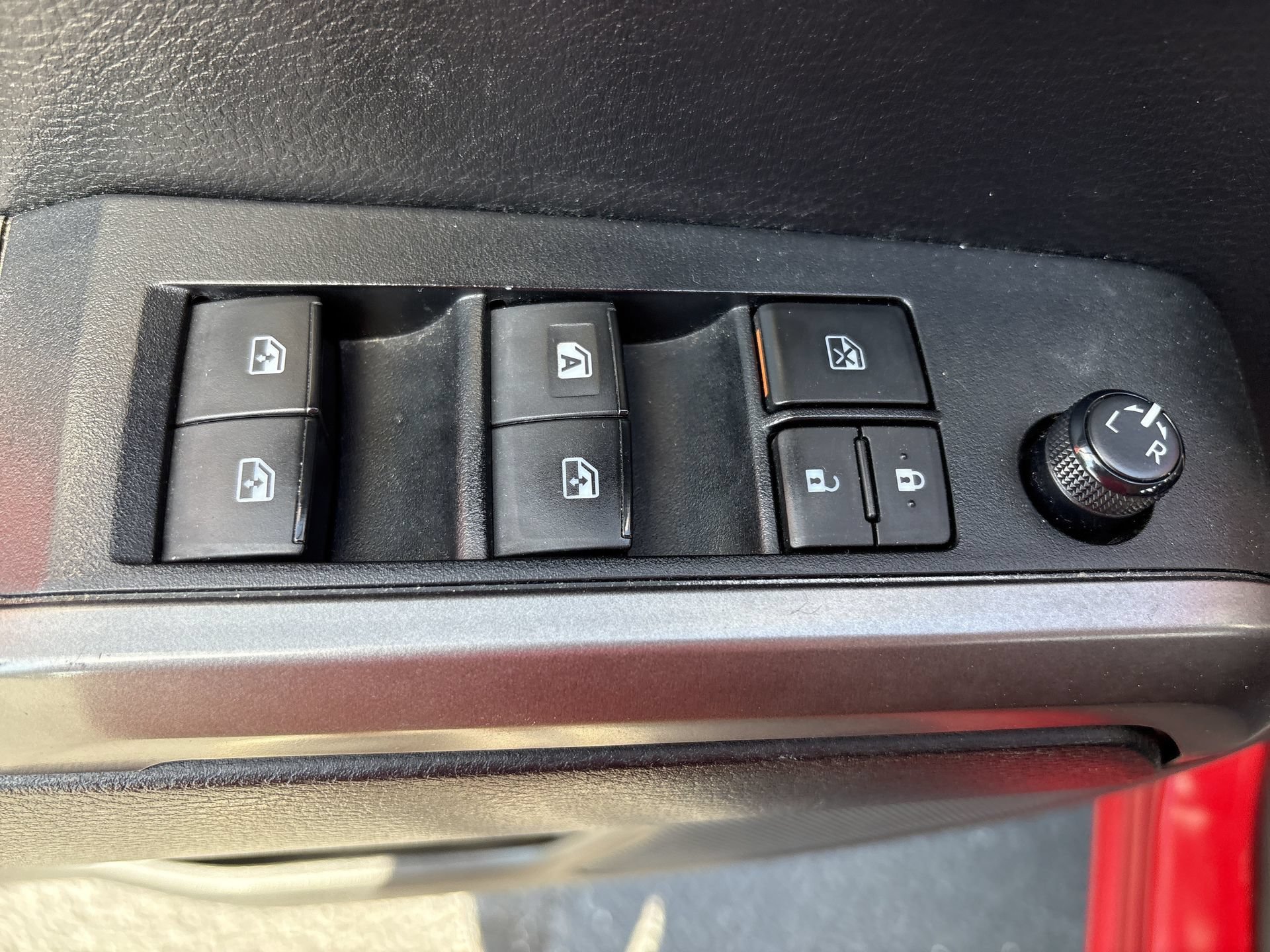 Used 2022 Toyota Tacoma SR5 w/ Technology Package RWD image 13