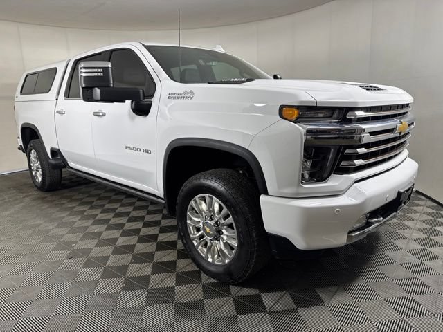 Used 2023 Chevrolet Silverado 2500 High Country w/ Technology Package AWD/4WD image 1