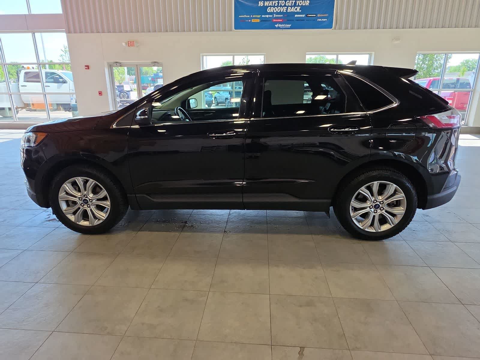 Certified 2022 Ford Edge Titanium AWD/4WD image 12