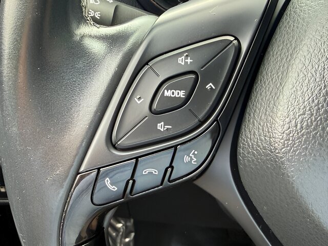 Used 2019 Toyota C-HR XLE FWD image 11