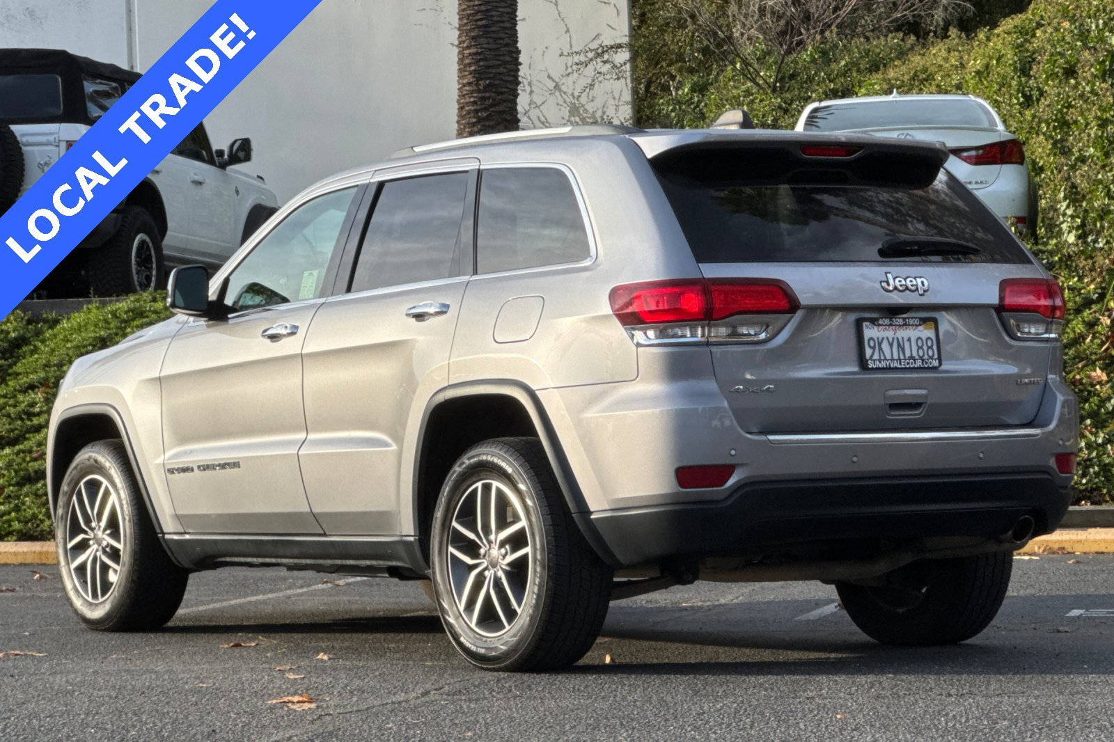 Used 2021 Jeep Grand Cherokee Limited w/ Luxury Group II image 3