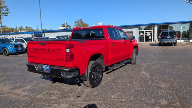 Used 2025 Chevrolet Silverado 1500 Custom Trail Boss w/ Dark Appearance Package AWD/4WD image 7