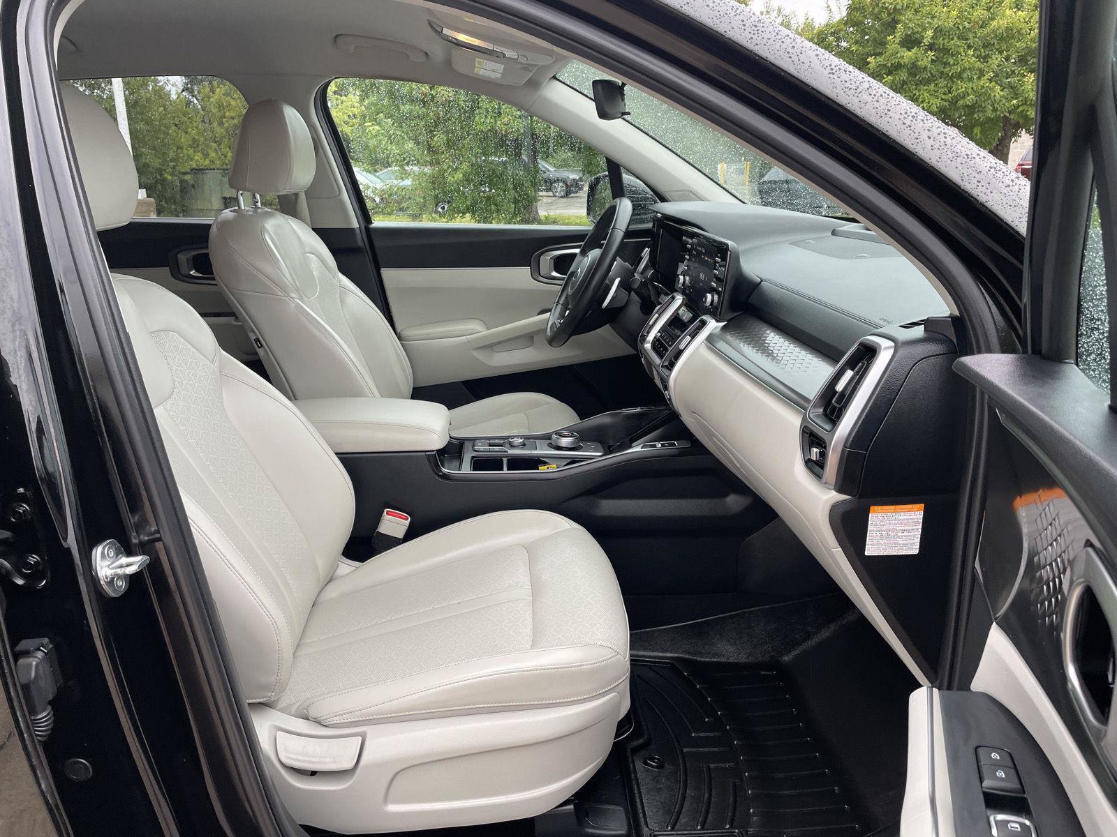 Used 2021 Kia Sorento S FWD image 19