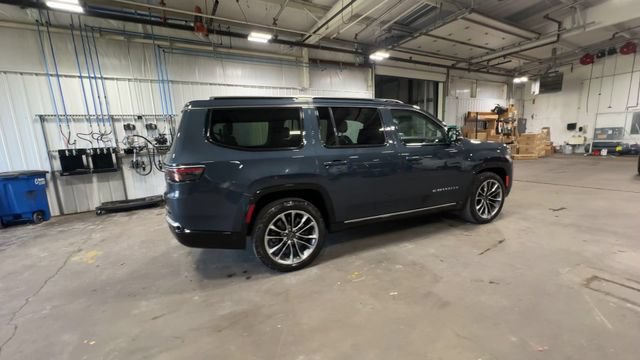 Used 2023 Jeep Wagoneer Series III w/ Premium Group I AWD/4WD image 12