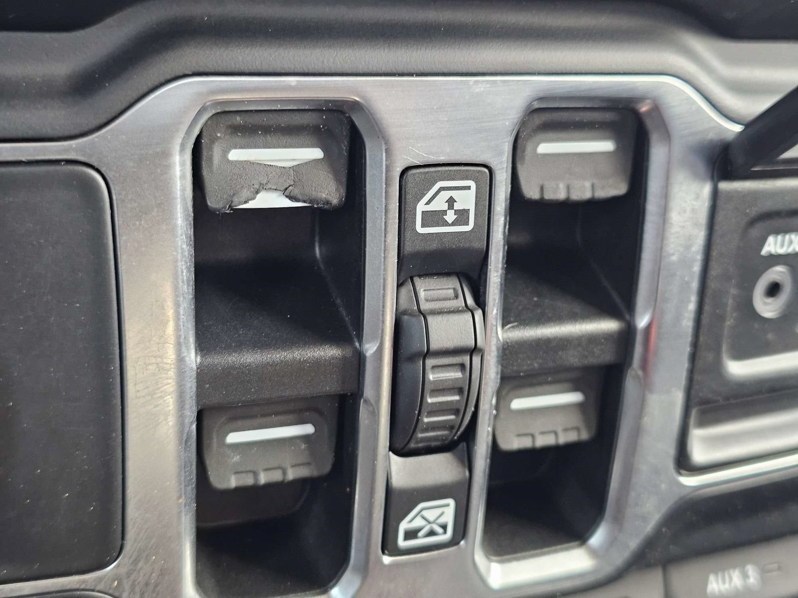 Used 2020 Jeep Gladiator Rubicon AWD/4WD image 24