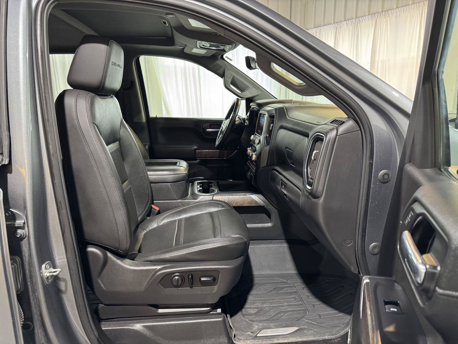 Used 2020 GMC Sierra 1500 Denali w/ Denali Ultimate Package AWD/4WD image 24