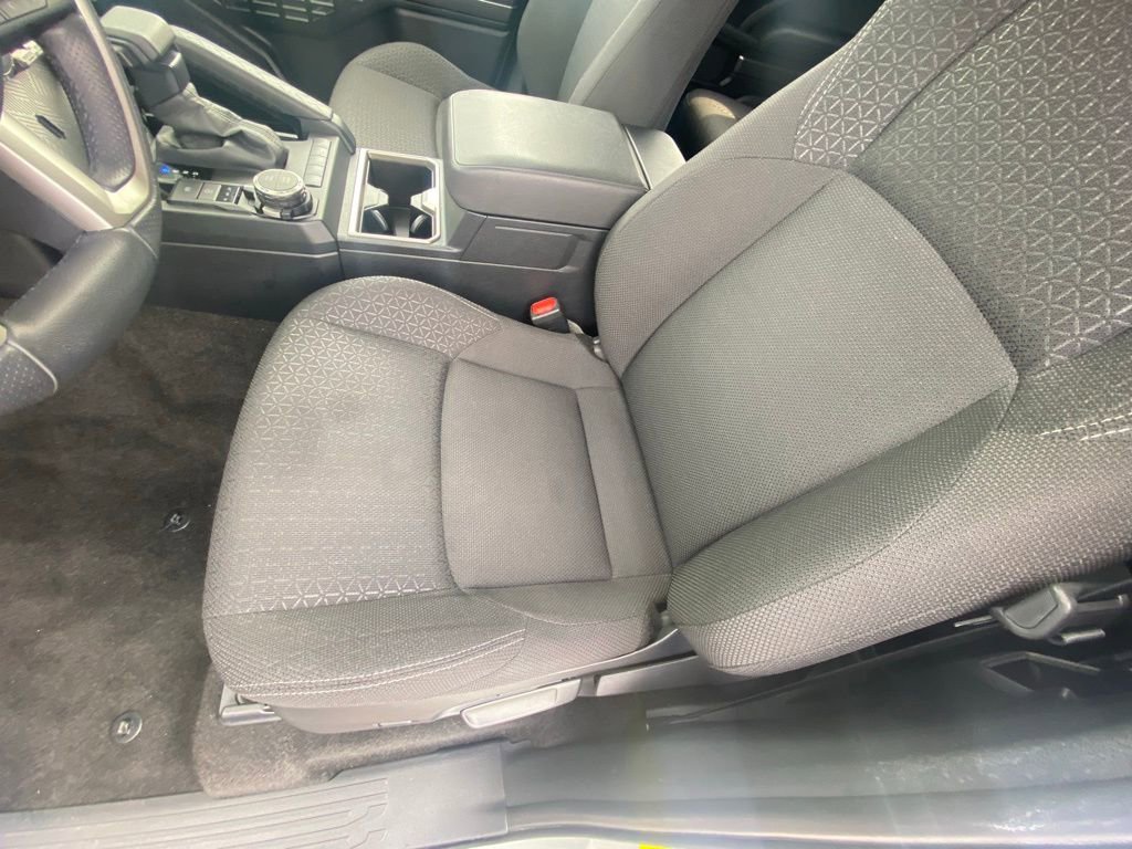 Used 2025 Toyota 4Runner SR5 AWD/4WD image 21