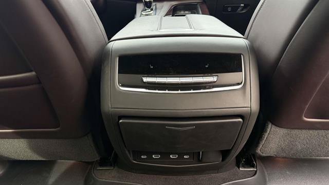 Used 2024 Cadillac Escalade Sport Platinum w/ LPO, ONYX Package AWD/4WD image 26