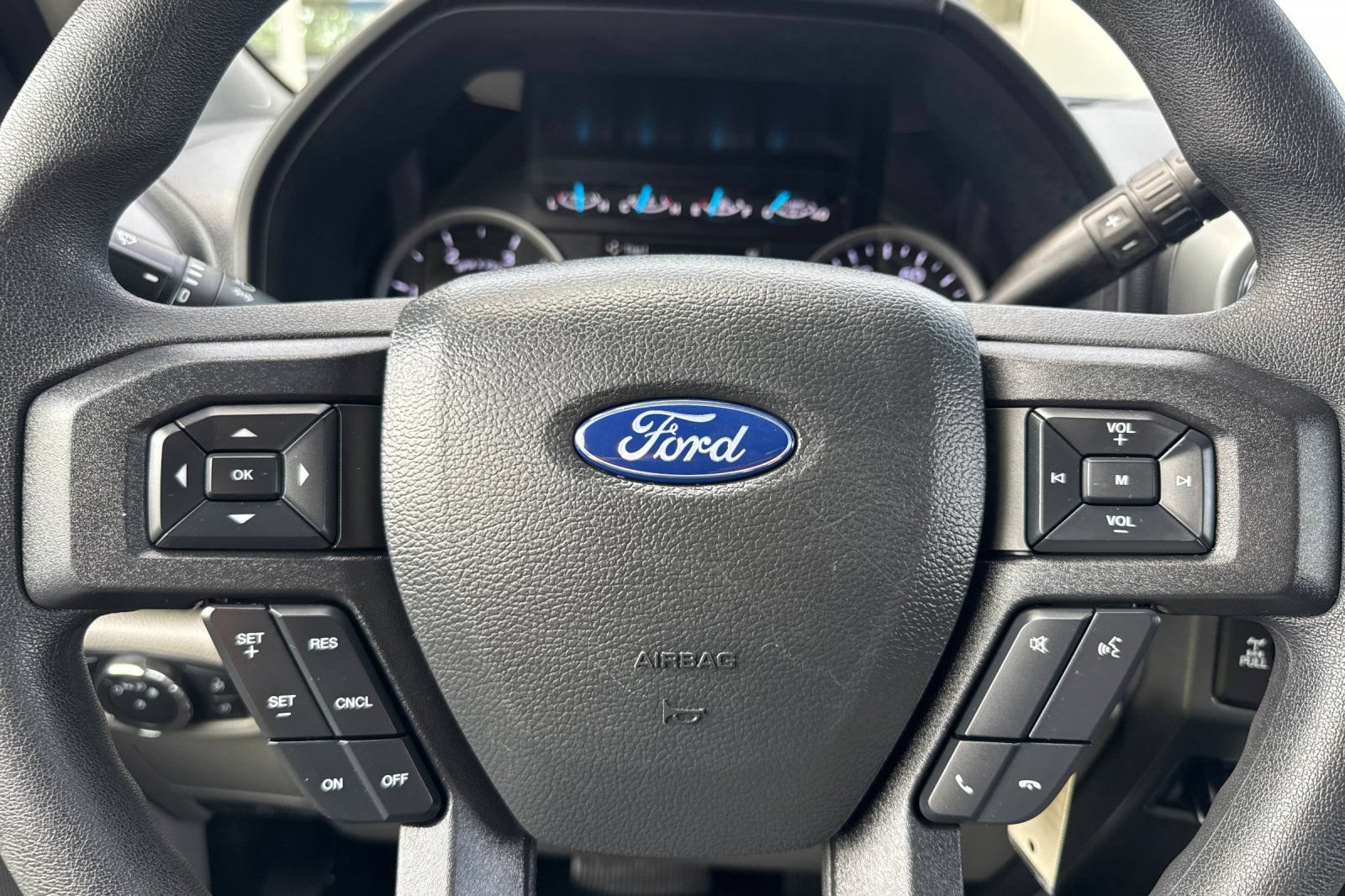 Certified 2022 Ford F250 XLT w/ XLT Premium Package AWD/4WD image 22