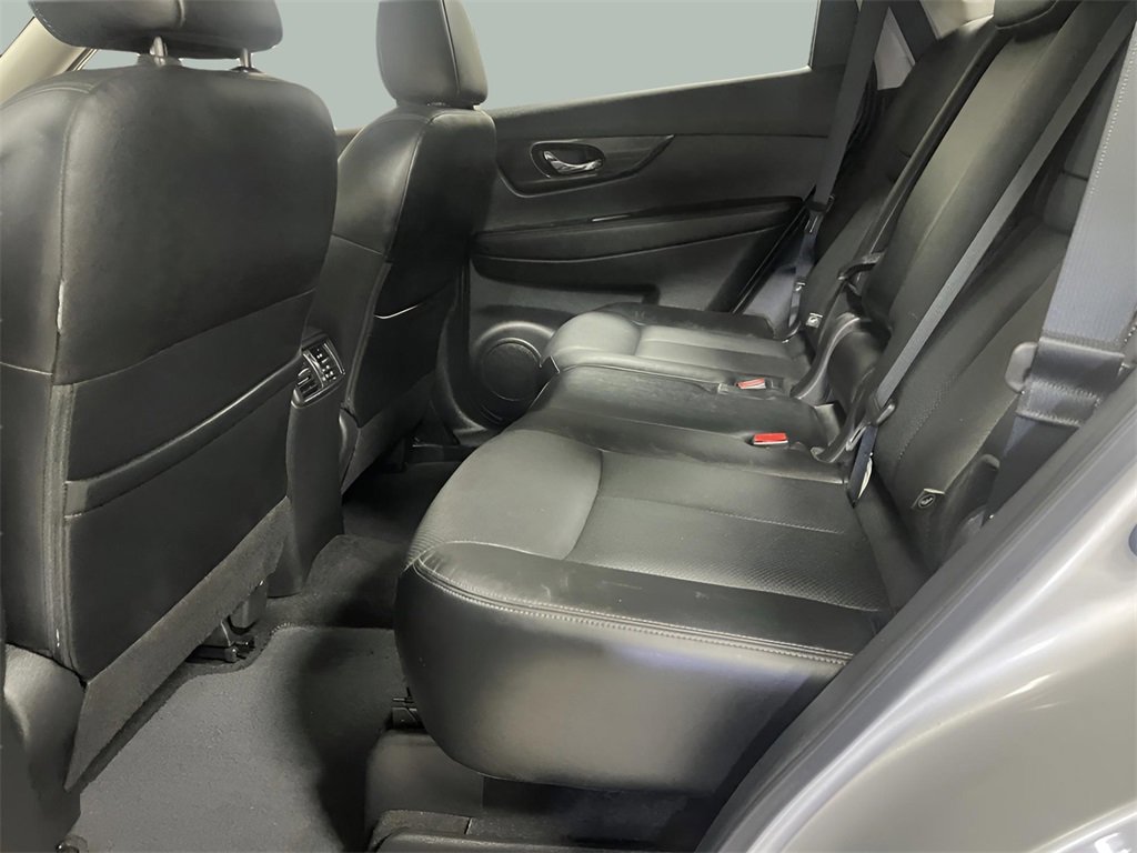 Used 2017 Nissan Rogue SL image 38