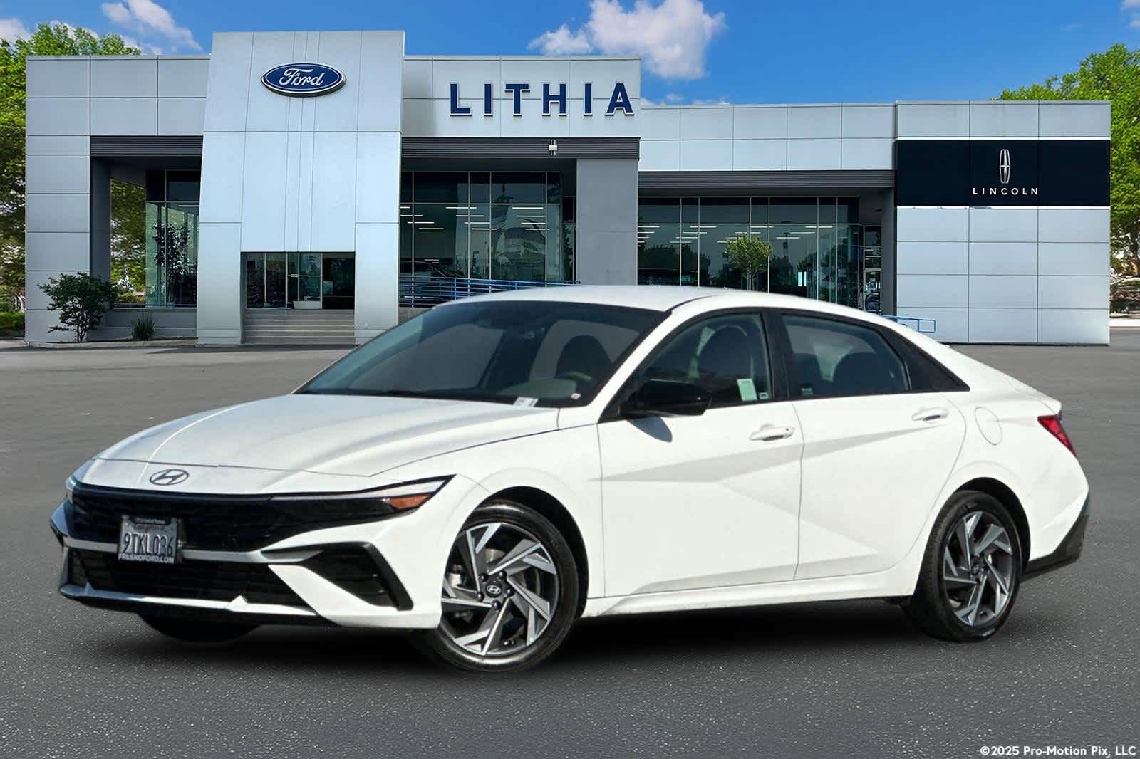 Used 2025 Hyundai Elantra Sport FWD image 1
