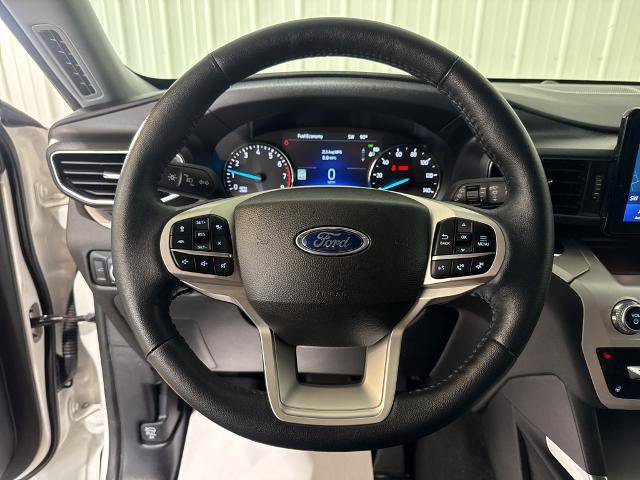 Certified 2023 Ford Explorer XLT w/ Equipment Group 202A AWD/4WD image 3