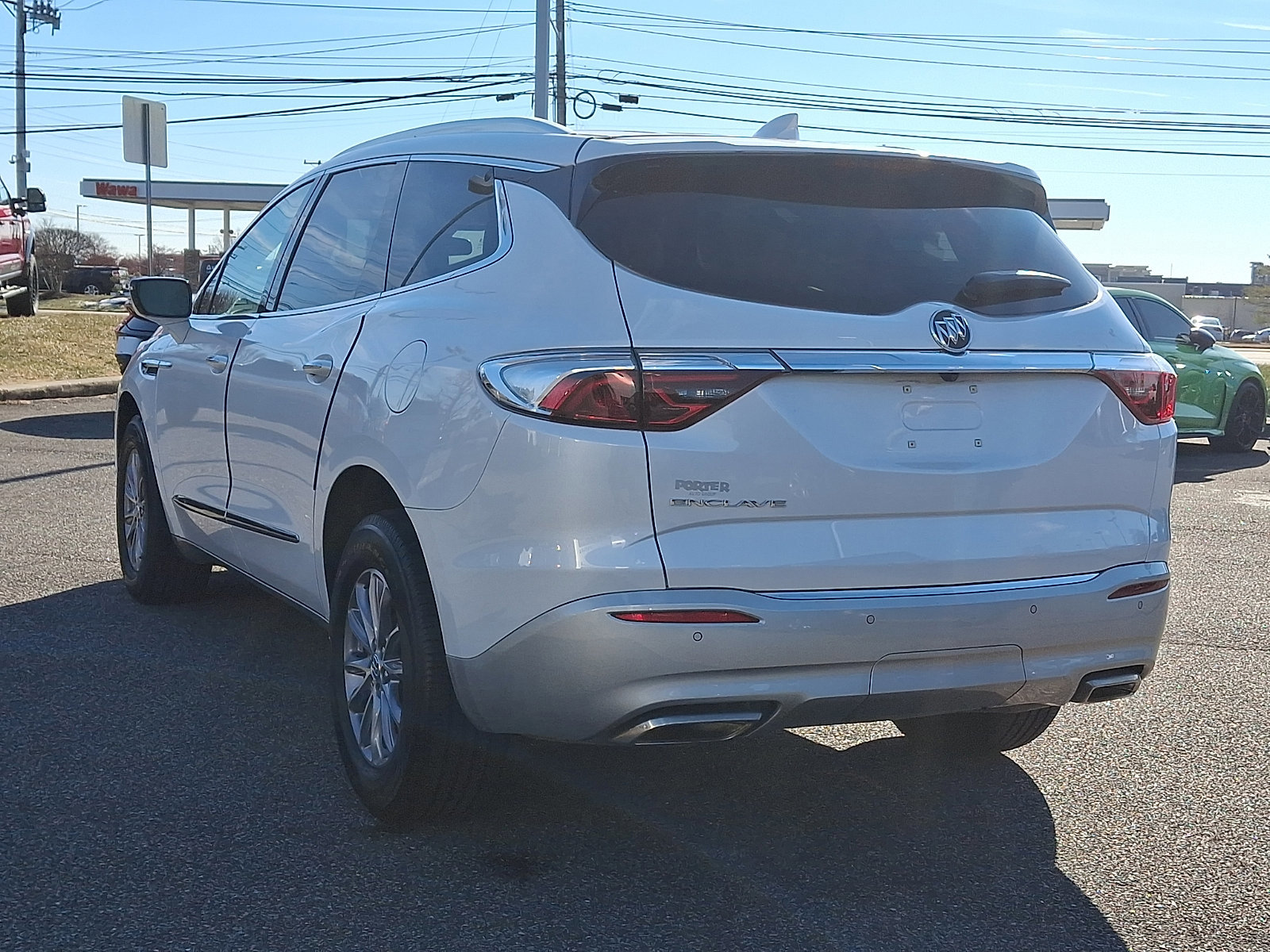 Used 2023 Buick Enclave Essence image 5