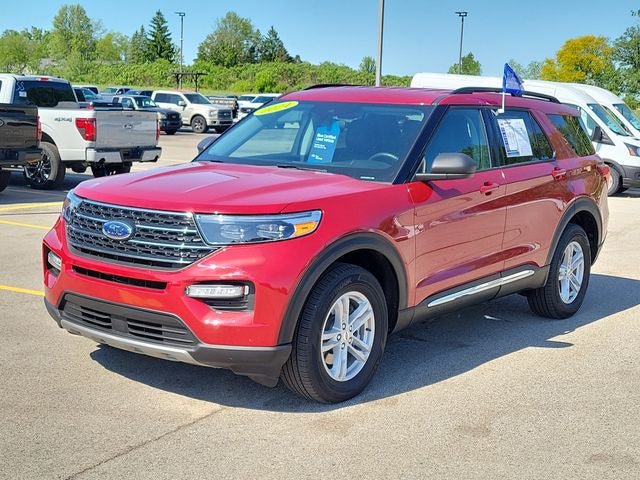 Certified 2024 Ford Explorer XLT w/ Equipment Group 202A AWD/4WD image 2