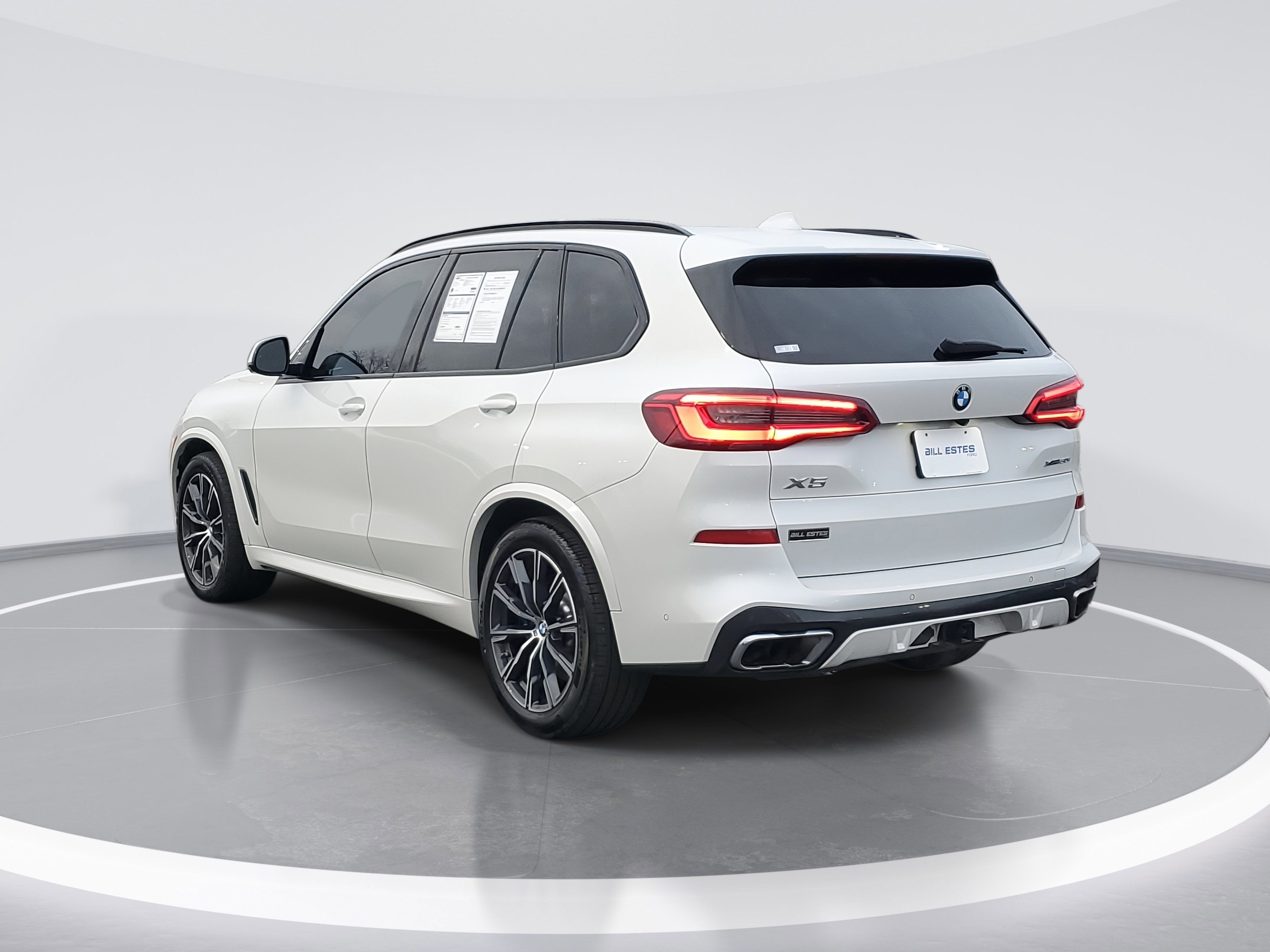 Used 2019 BMW X5 xDrive50i w/ M Sport Package image 2