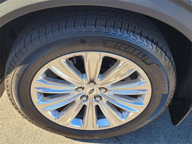 Certified 2025 Ford Explorer Platinum w/ LUX Leather Package image 19