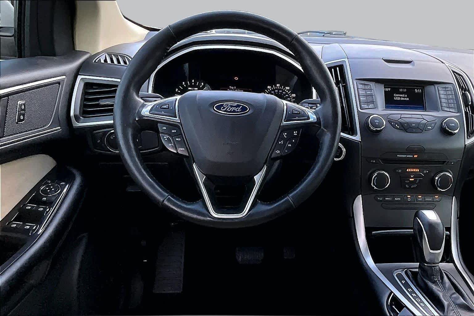 Certified 2017 Ford Edge SEL FWD image 6