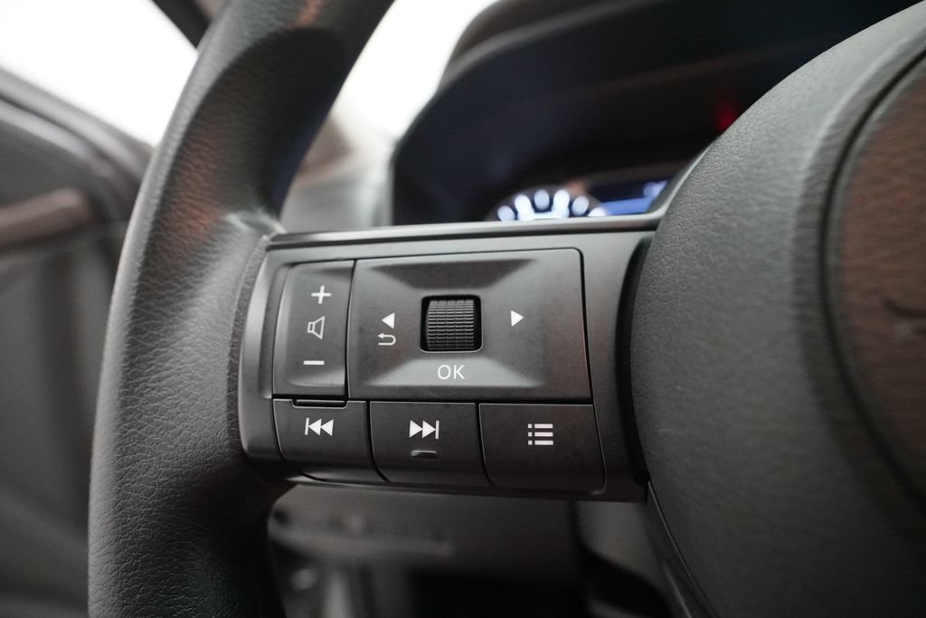 Used 2023 Nissan Rogue S AWD/4WD image 17