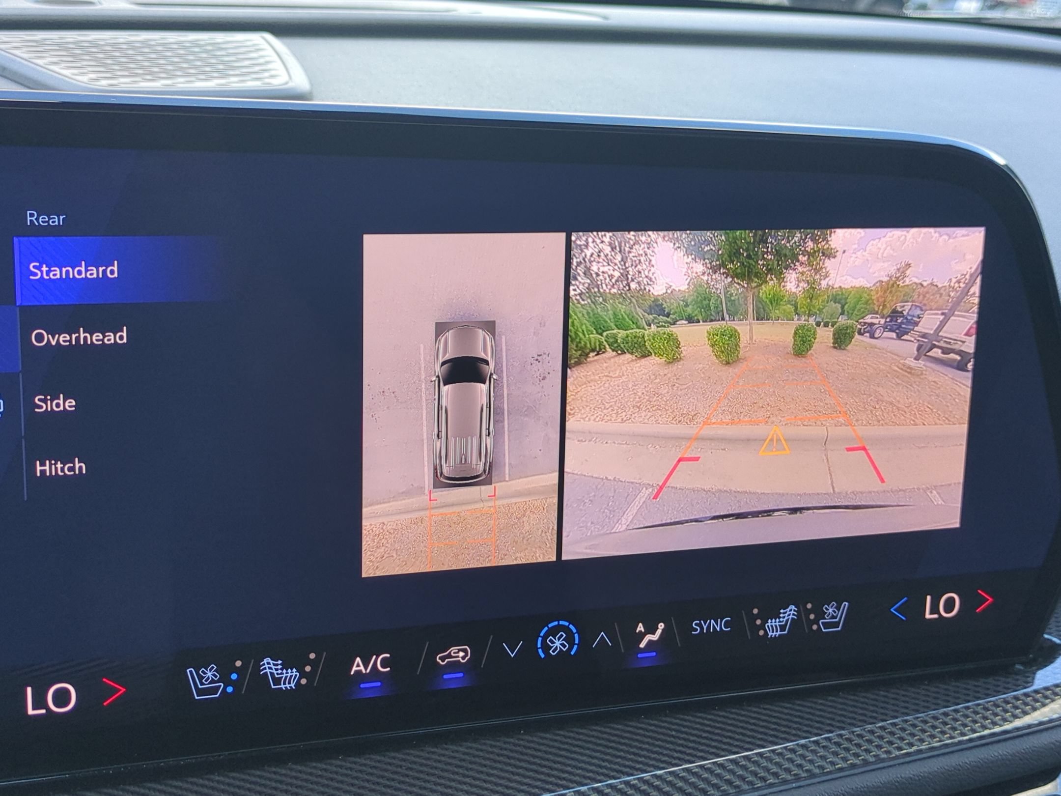 Used 2025 Chevrolet Traverse High Country FWD image 21