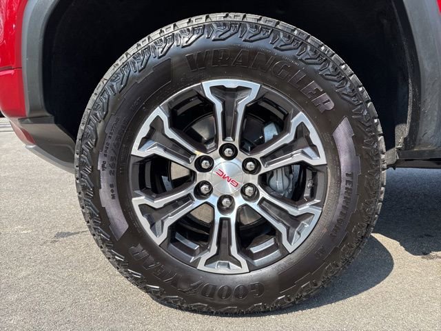 Used 2025 GMC Canyon AT4 image 9