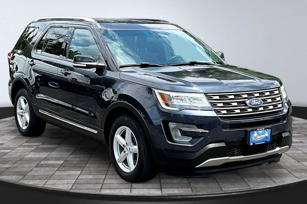 Certified 2017 Ford Explorer XLT AWD/4WD image 1
