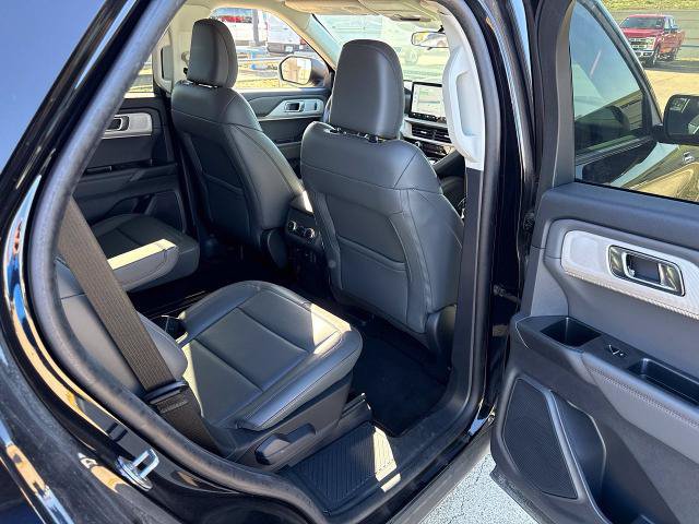 Certified 2025 Ford Explorer Active w/ Active Comfort Package RWD image 13