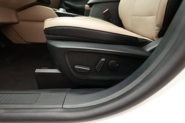 Certified 2020 Ford Escape Titanium AWD/4WD image 19