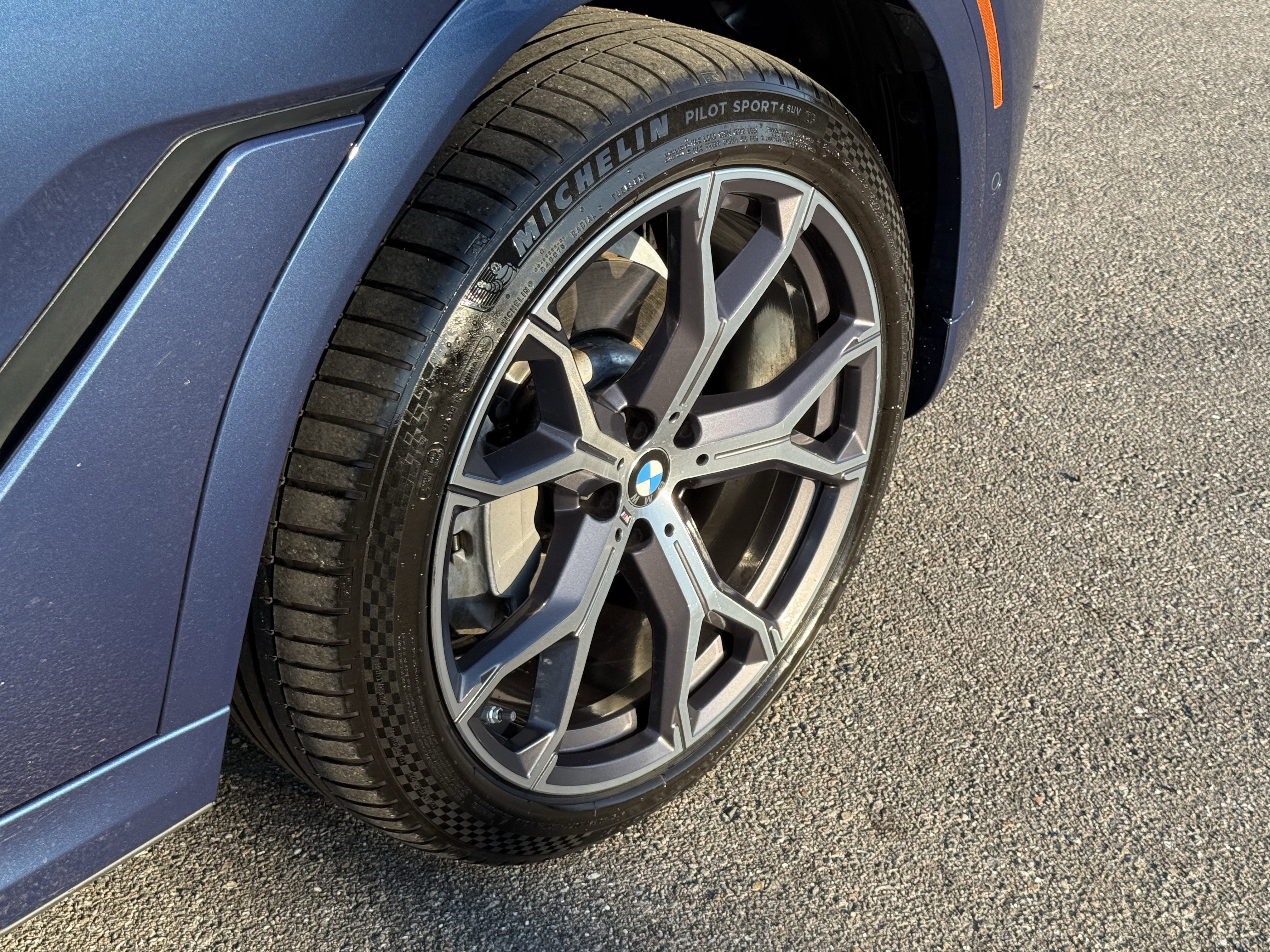 Used 2022 BMW X6 xDrive40i w/ M Sport Package image 12