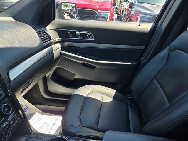Certified 2018 Ford Explorer XLT w/ Equipment Group 202A AWD/4WD image 15