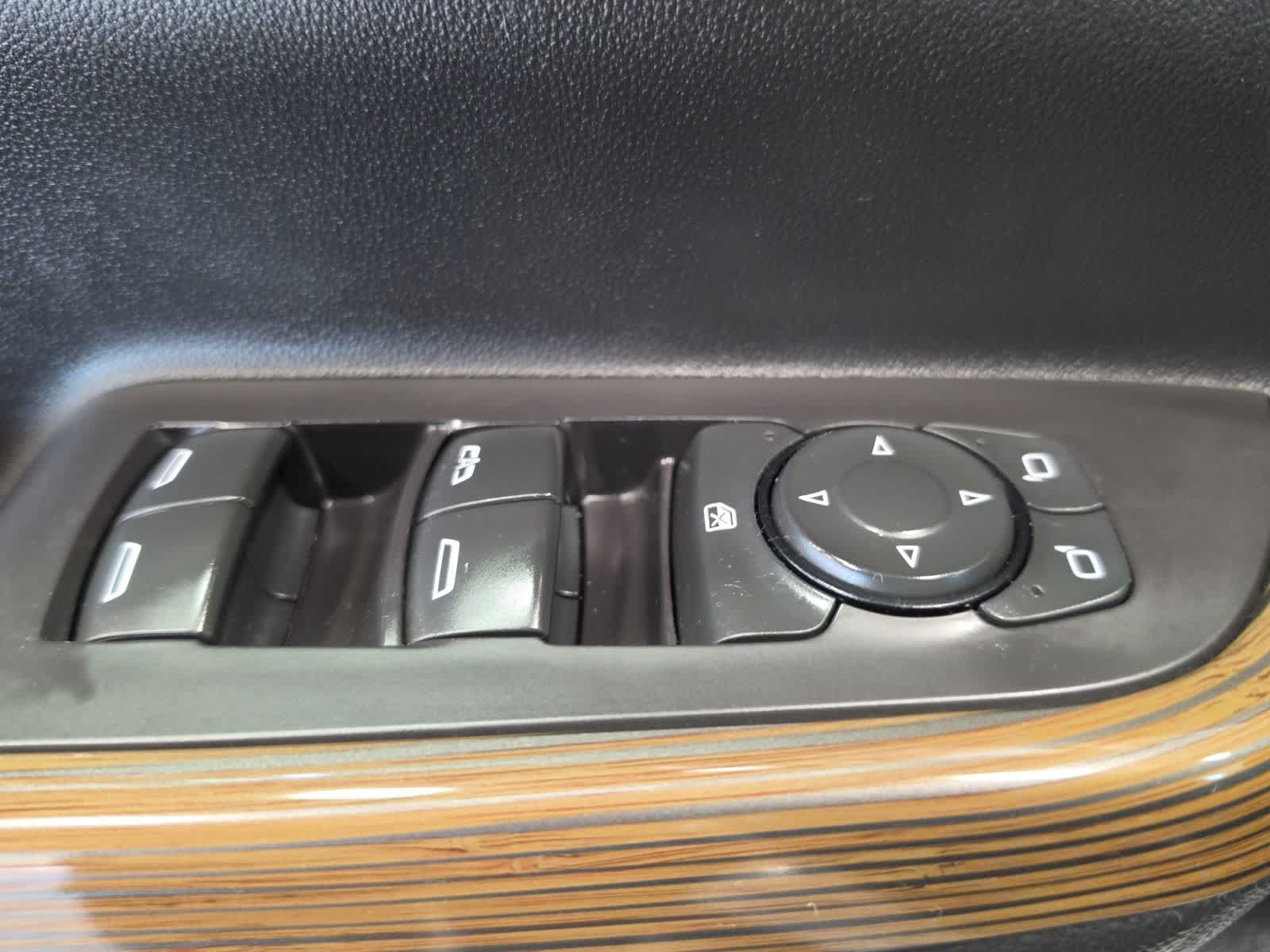 Used 2021 GMC Acadia SLE w/ LPO, Floor Liner Package AWD/4WD image 16