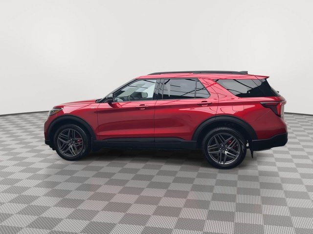 Certified 2025 Ford Explorer ST-Line w/ ST-Line Street Pack AWD/4WD image 40