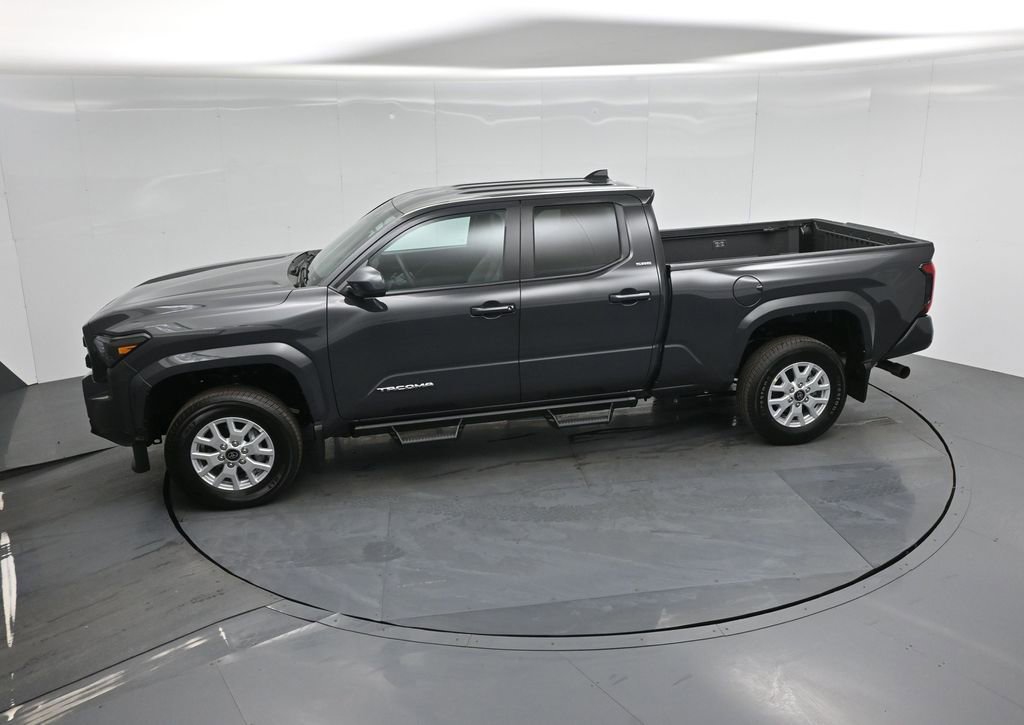 Used 2025 Toyota Tacoma SR5 image 40