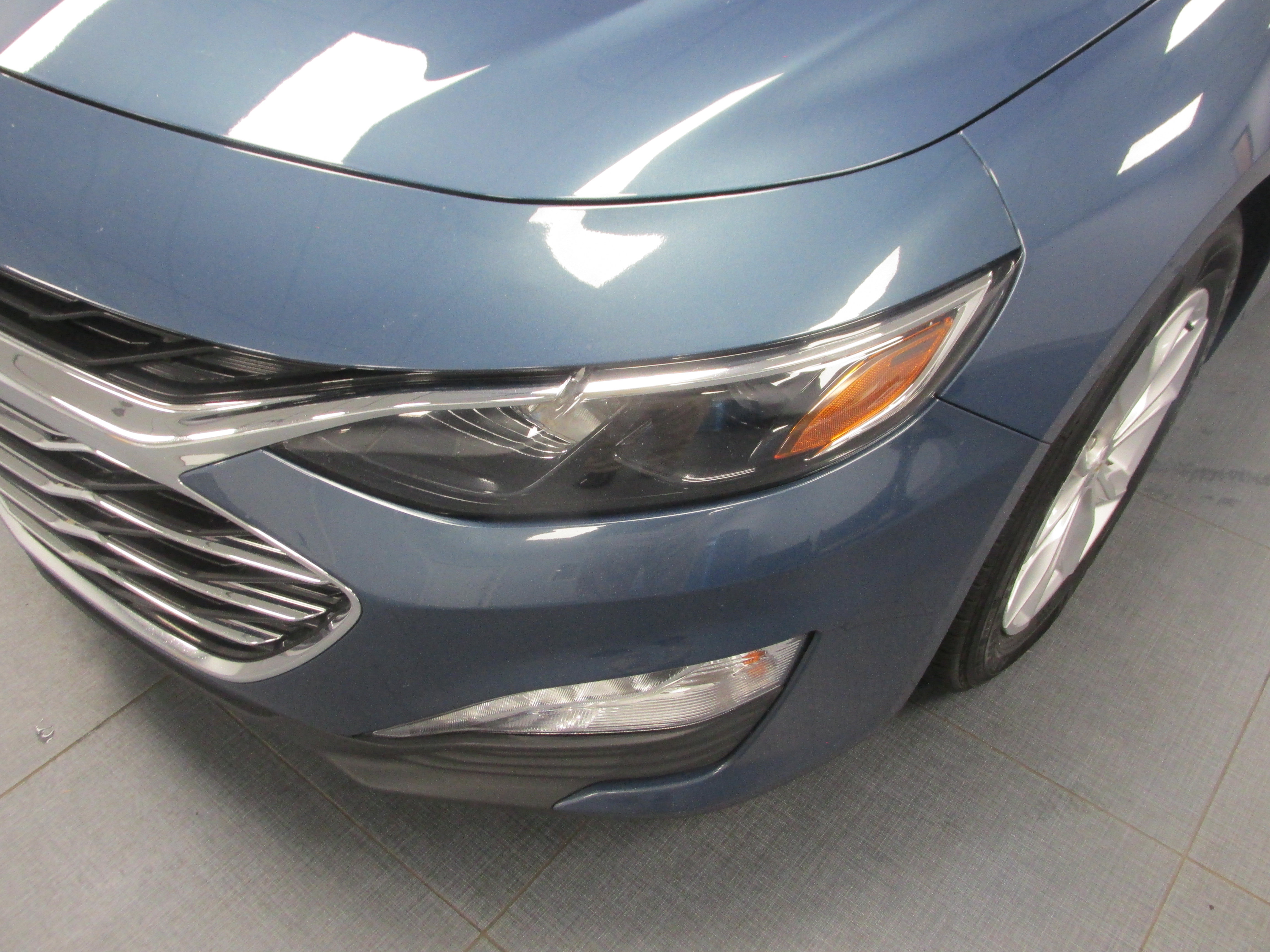 Used 2025 Chevrolet Malibu LT FWD image 9