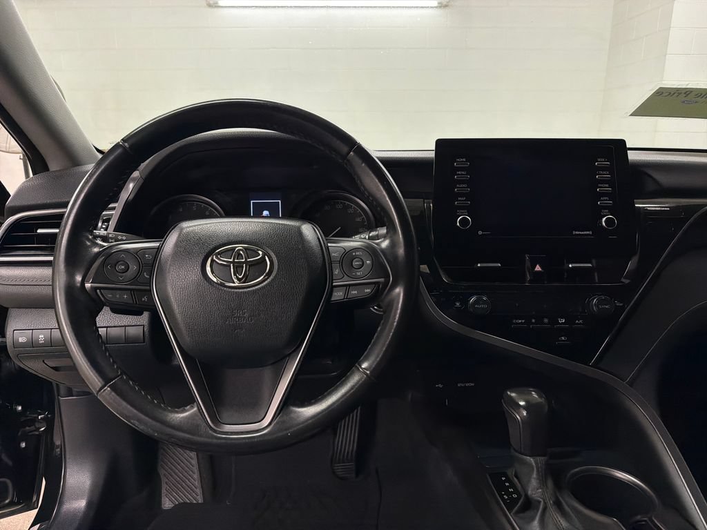 Used 2023 Toyota Camry SE w/ Convenience Package FWD image 9