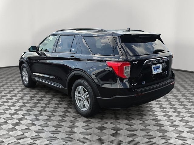 Certified 2023 Ford Explorer XLT RWD image 4