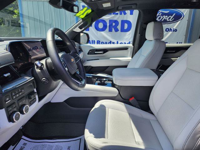 Used 2026 Chevrolet Suburban Premier w/ Sun And Tow Package AWD/4WD image 12