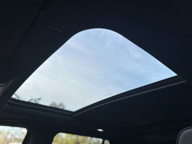 Used 2025 Chevrolet Tahoe High Country image 23