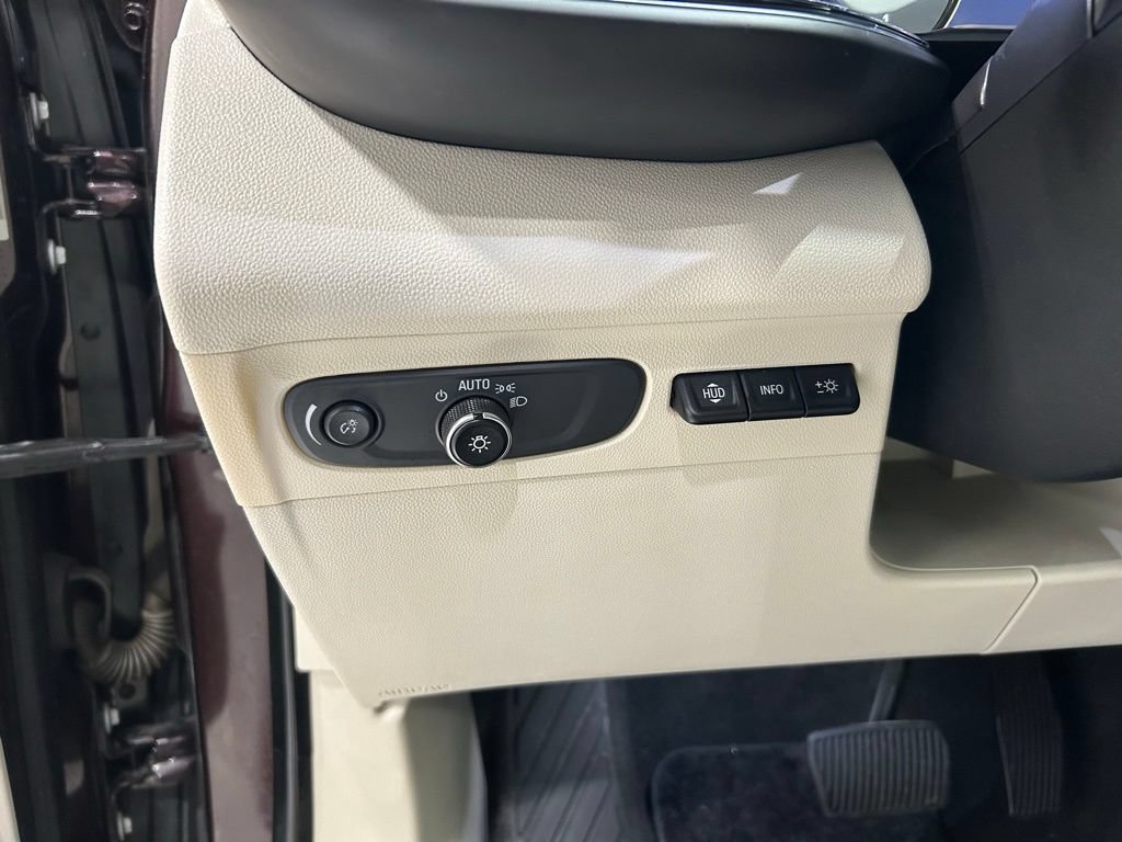 Used 2021 Buick Envision Avenir AWD/4WD image 11