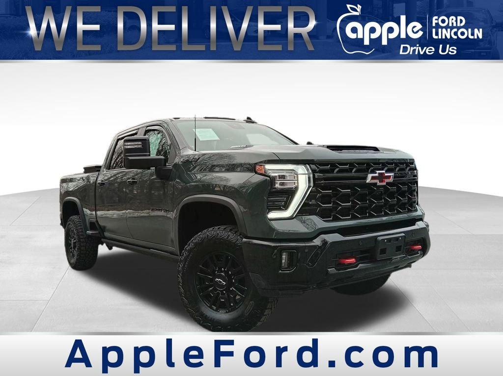 Used 2025 Chevrolet Silverado 2500 ZR2 w/ Technology Package image 9
