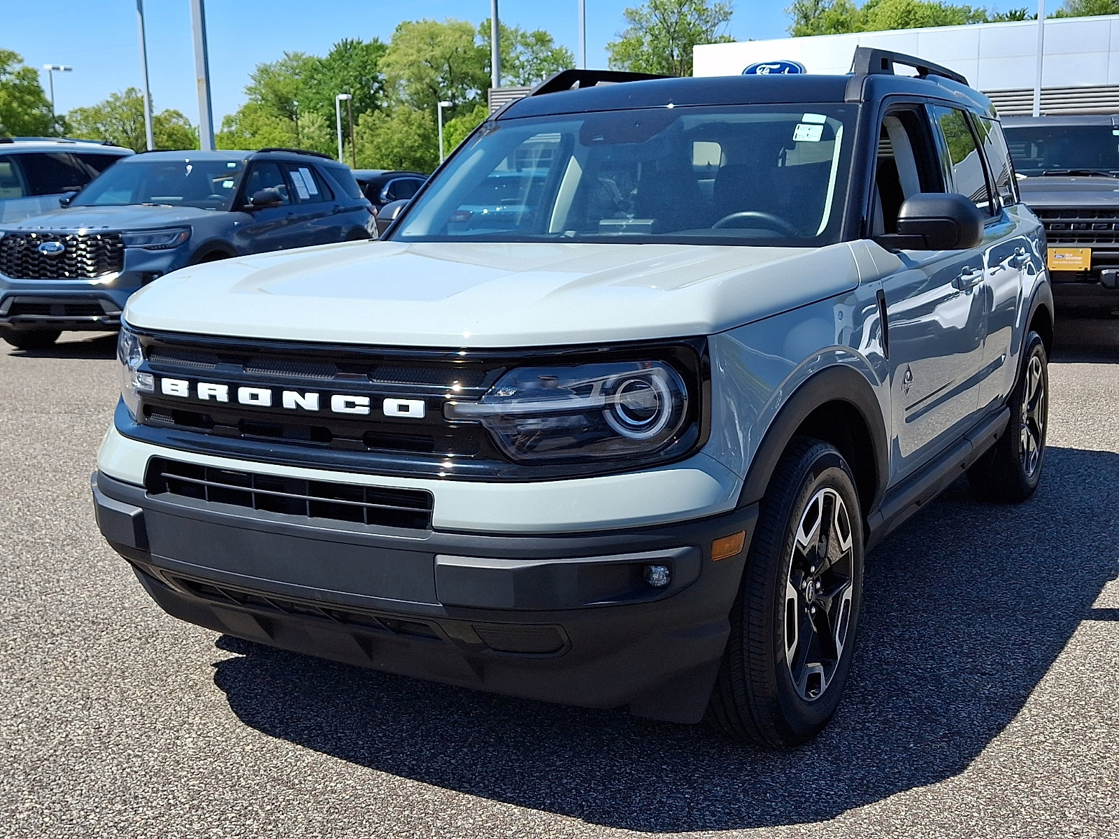Certified 2023 Ford Bronco Sport Outer Banks w/ Tech Package AWD/4WD image 4