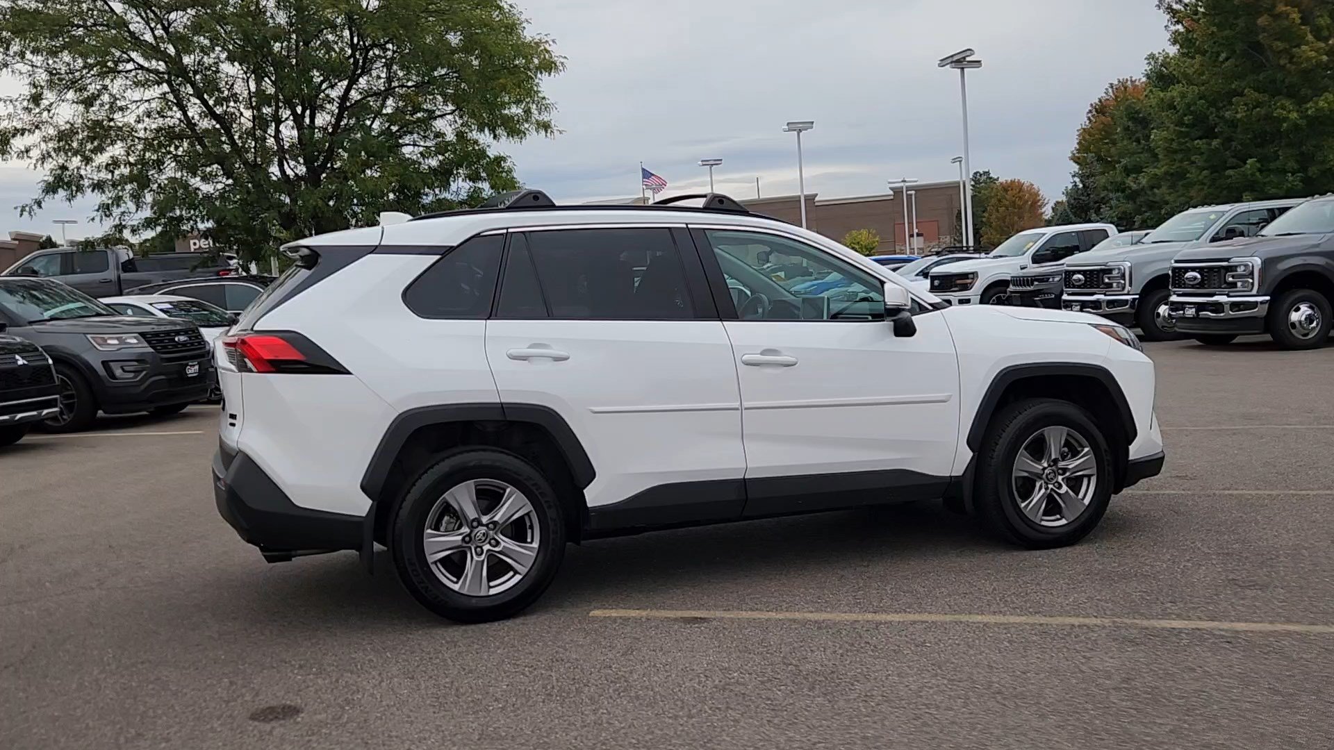 Used 2025 Toyota RAV4 XLE w/ Convenience Package AWD/4WD image 13