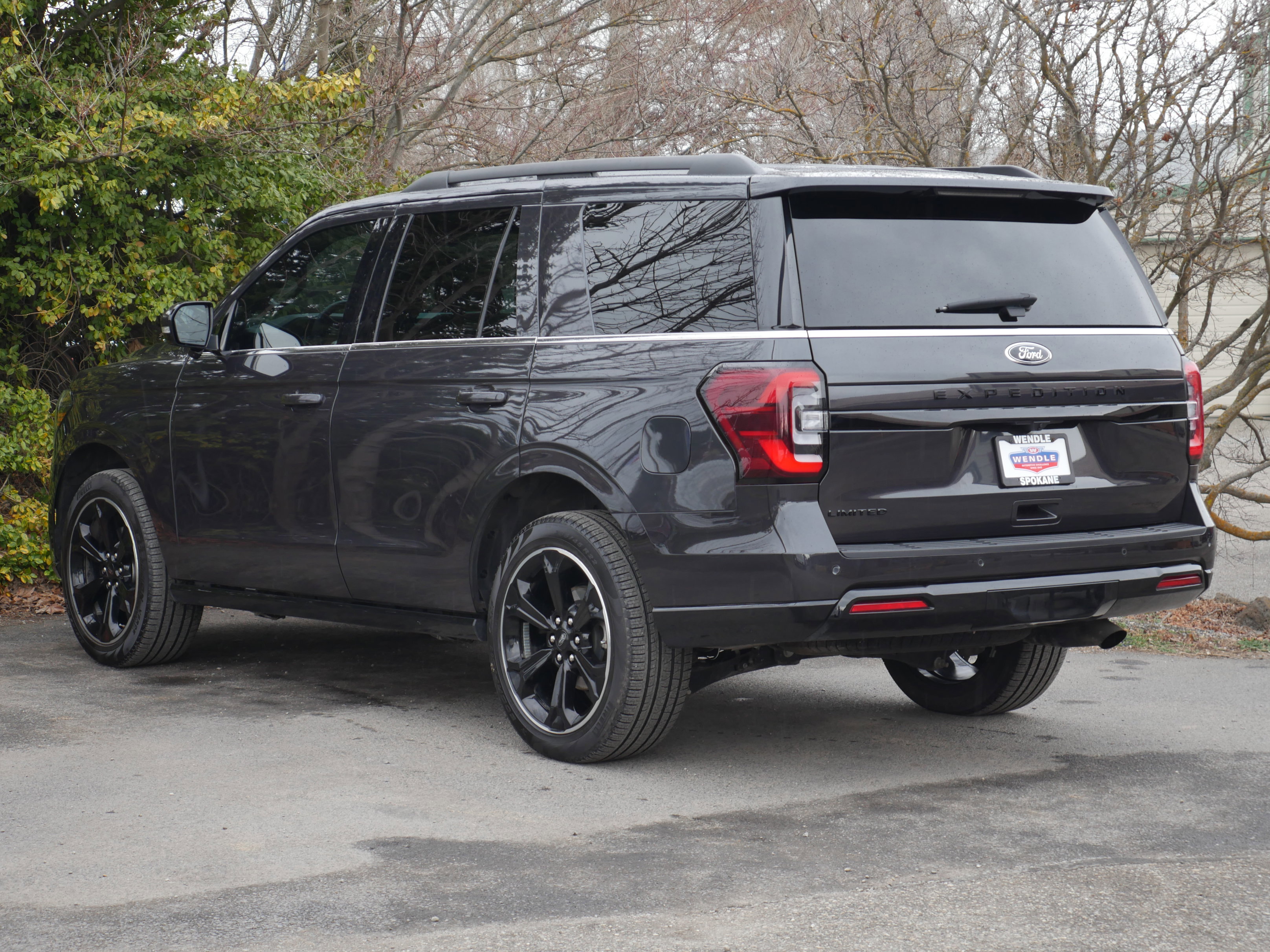 Certified 2024 Ford Expedition Limited image 4