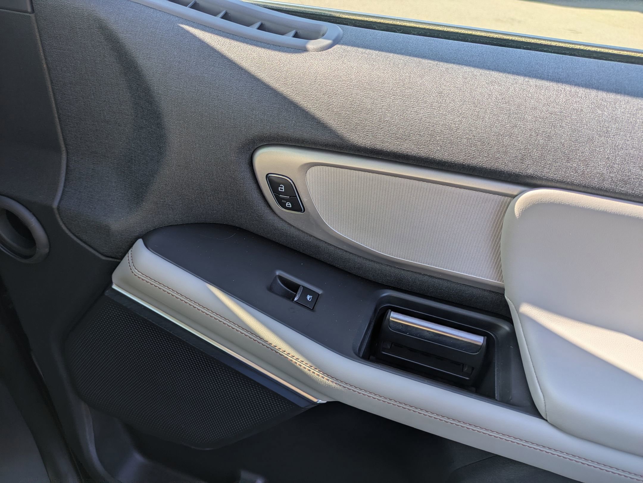 Certified 2025 Ford Expedition Active image 38