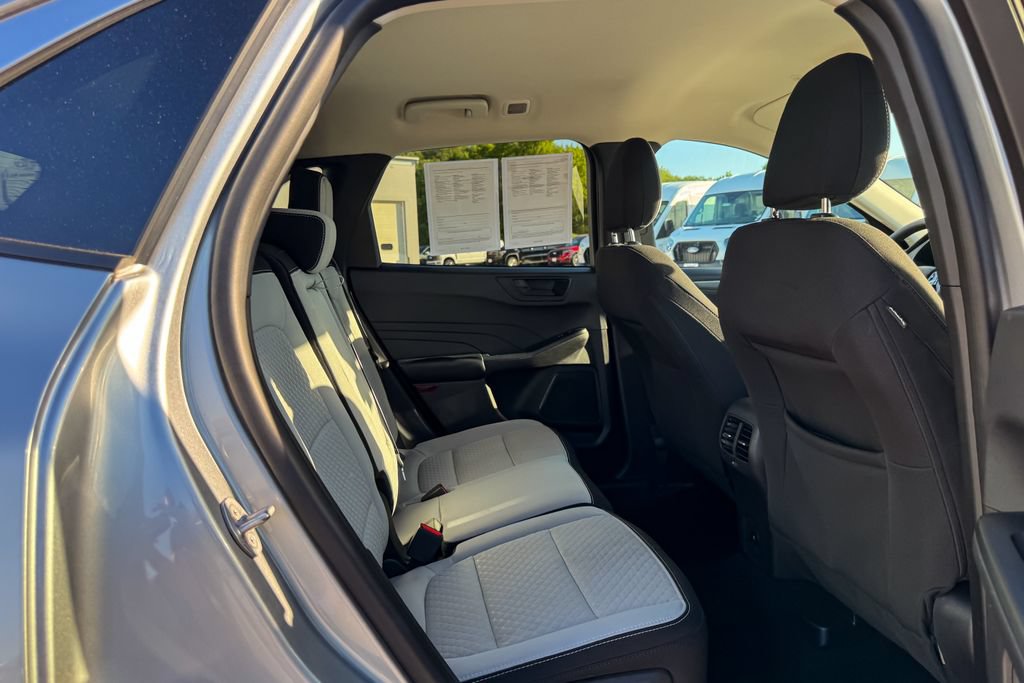 Certified 2023 Ford Escape Active AWD/4WD image 12