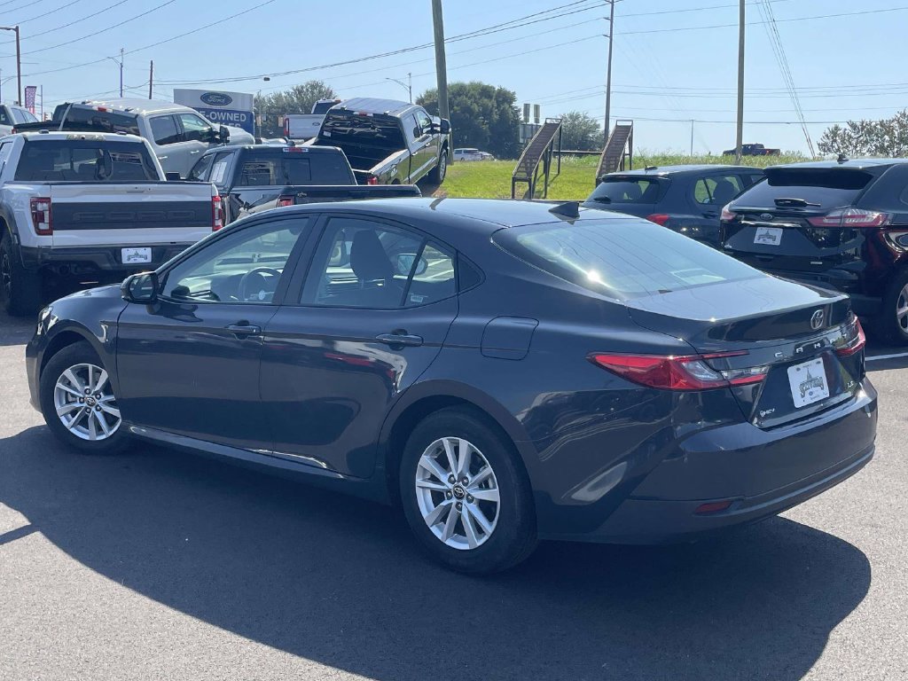 Used 2025 Toyota Camry LE FWD image 5
