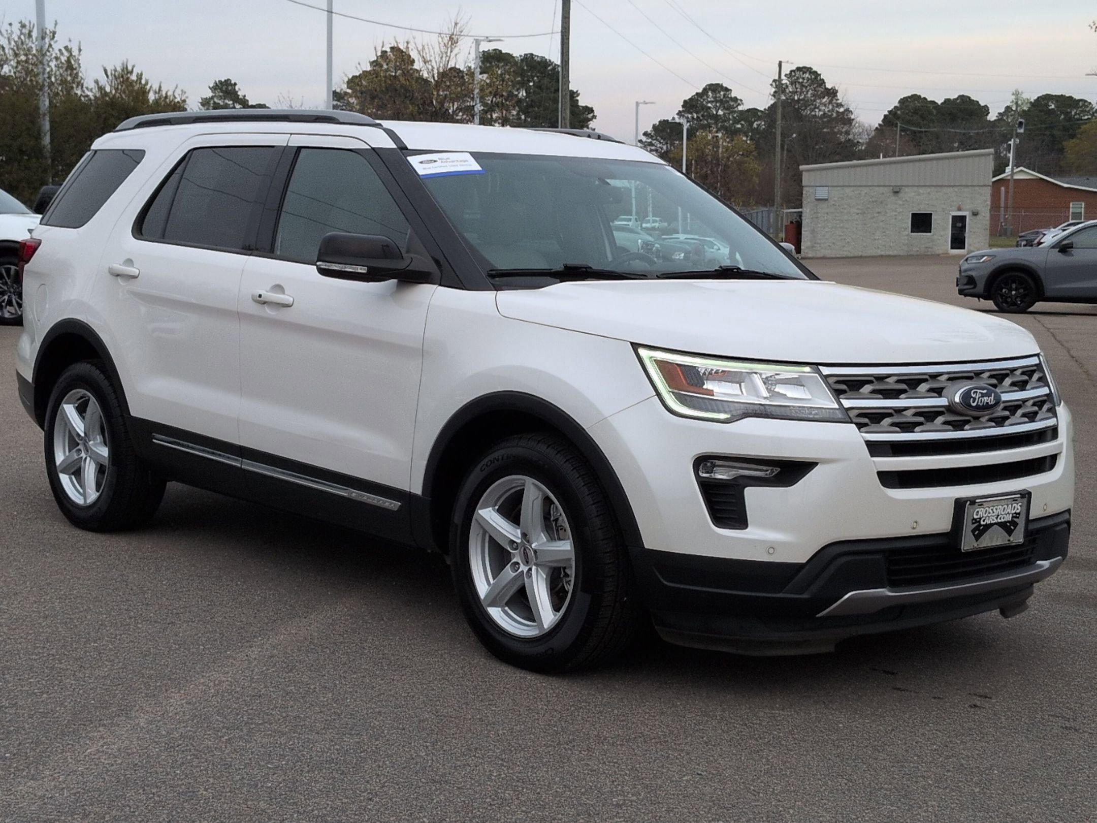 Certified 2018 Ford Explorer XLT w/ Equipment Group 202A image 8