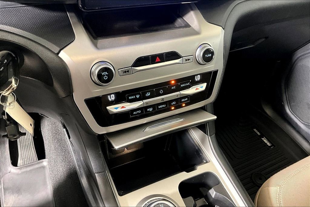 Certified 2021 Ford Explorer 2WD image 26