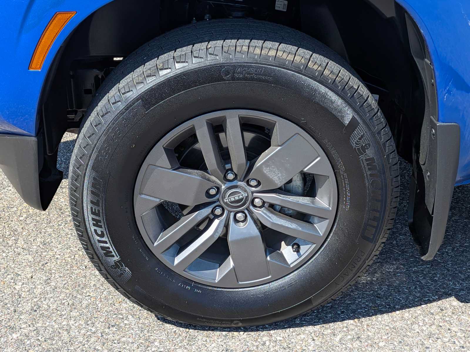 Used 2025 Nissan Frontier SV w/ SV Convenience Package AWD/4WD image 12