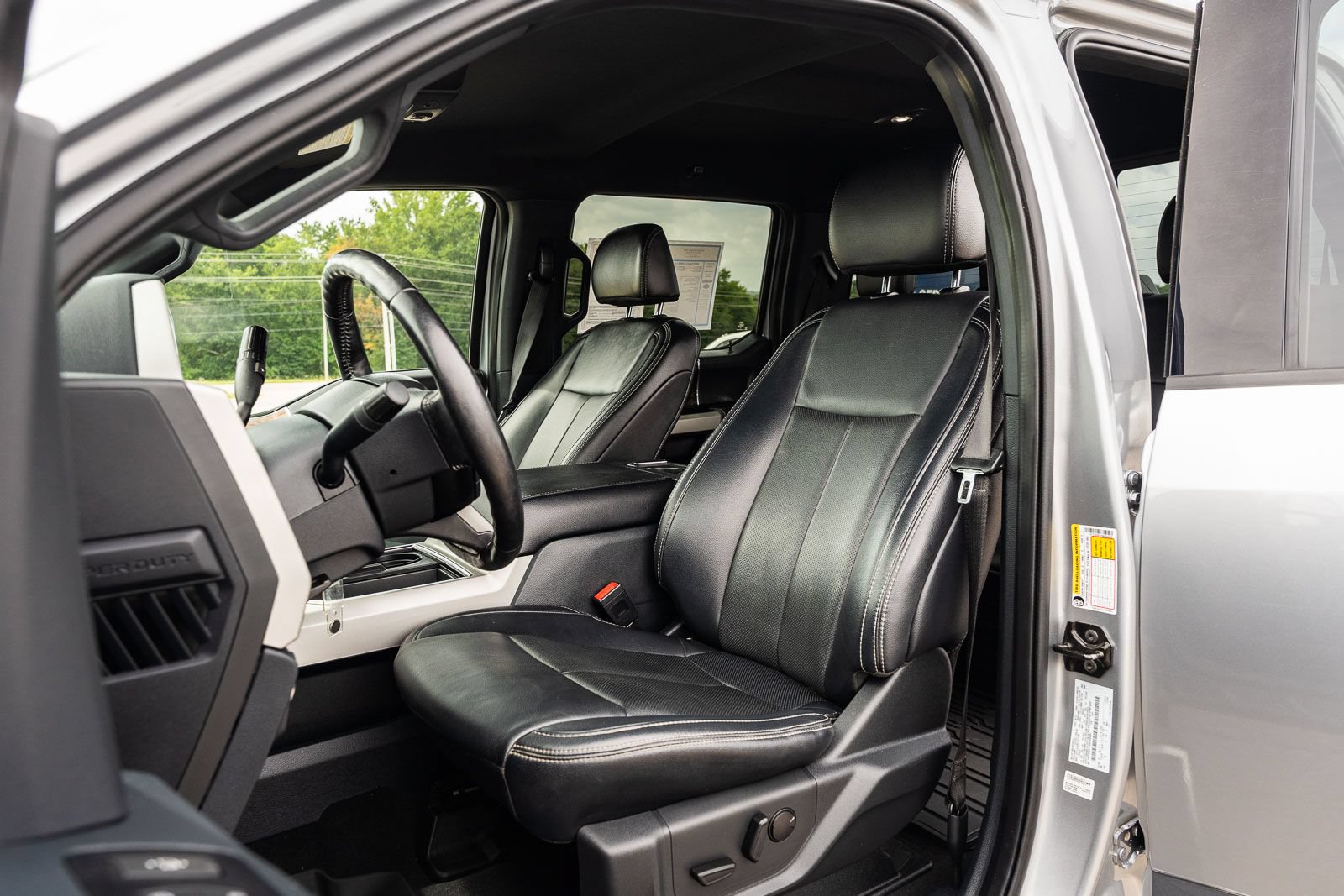 Certified 2022 Ford F250 Lariat w/ Chrome Package AWD/4WD image 18